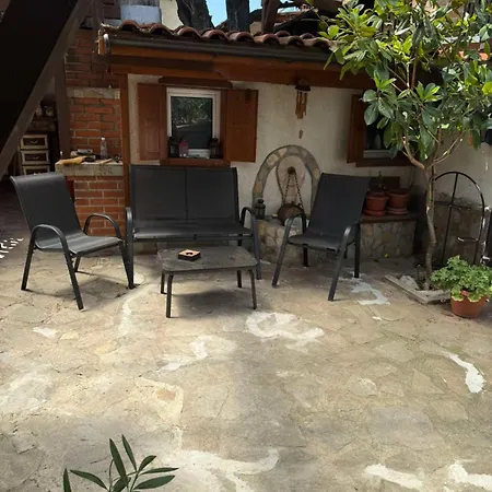 гаджо Gadjo Guest house Bansko