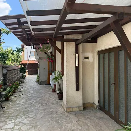 гаджо Gadjo Guest house